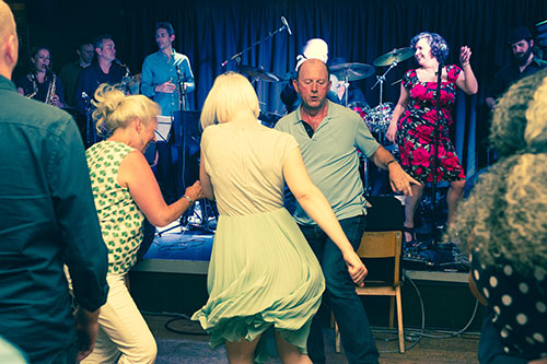 Audience dancin to Bodkin Lane on stage